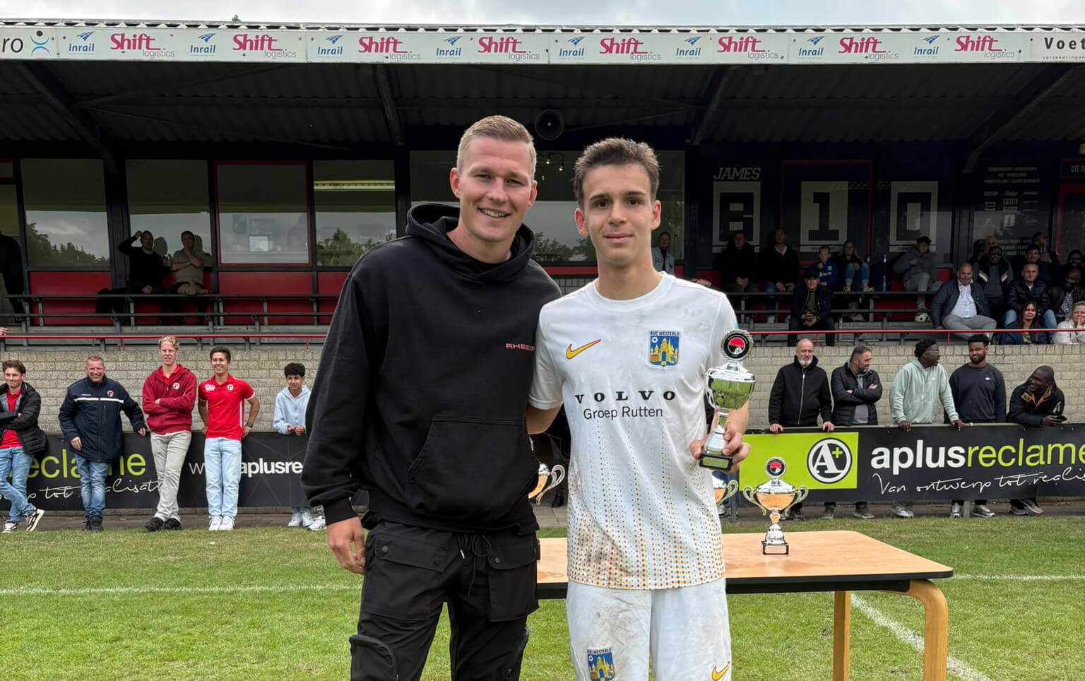 leorijpertcup